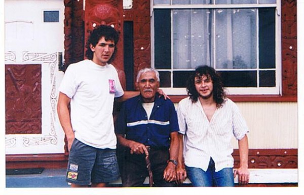 558914_572225312812143_1021388166_n